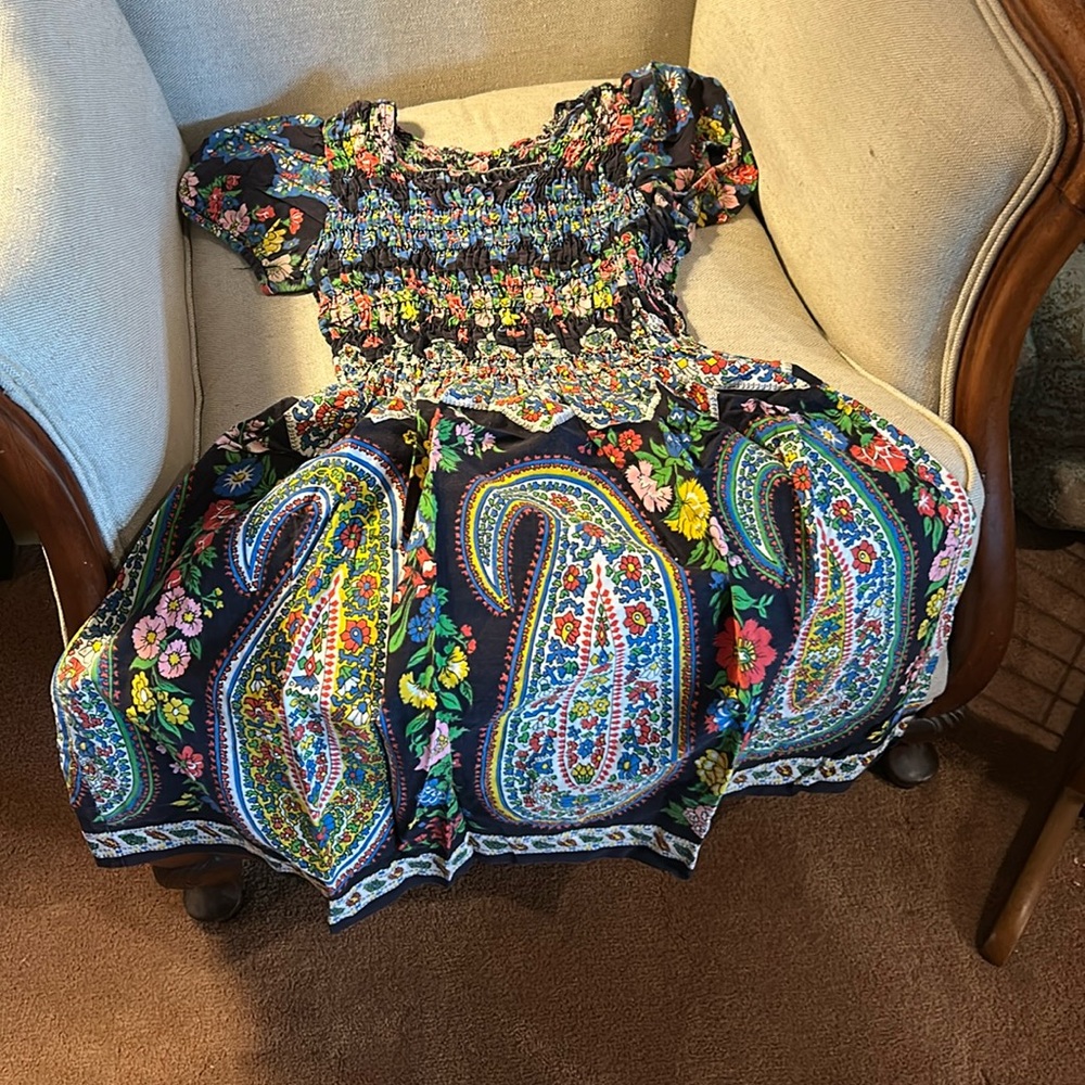 Vintage 70s bohemian dress with floral design. Exceeding condition. FUN 🤩